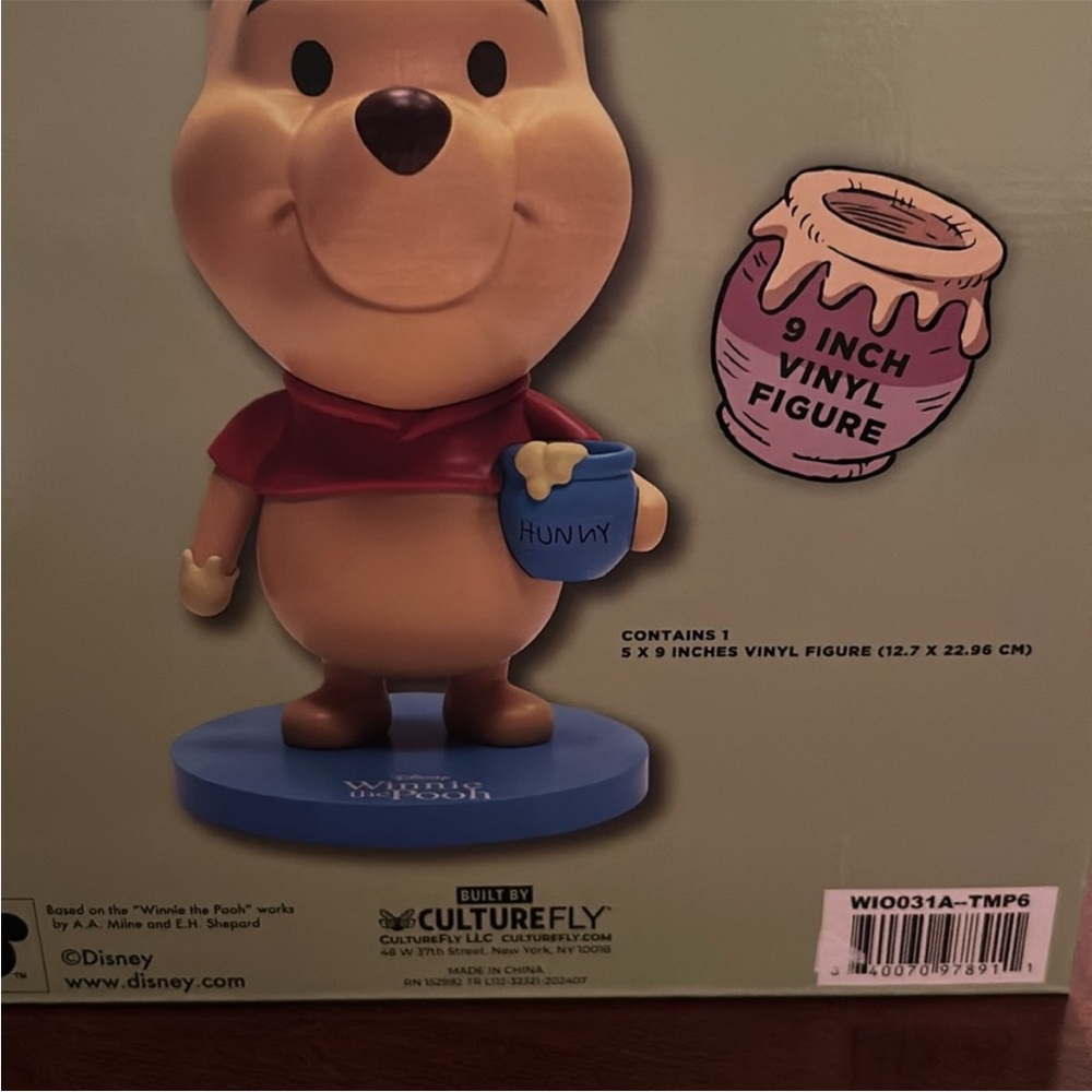 Disney Winnie the Pooh Vinyl Figure - Picture 5 of 8